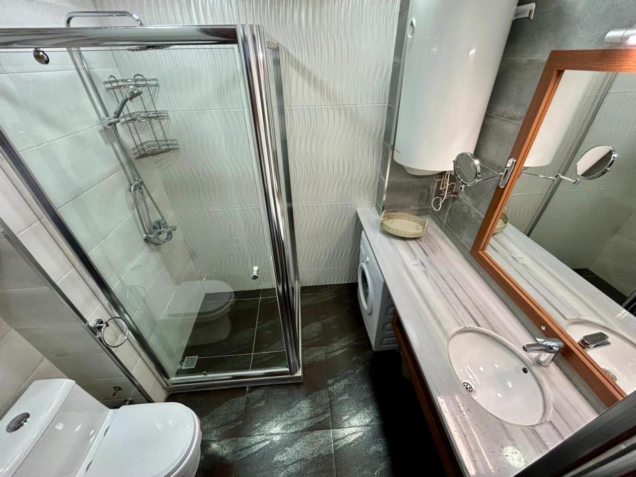 The Blue Perl 3 Apartment Батуми Екстериор снимка