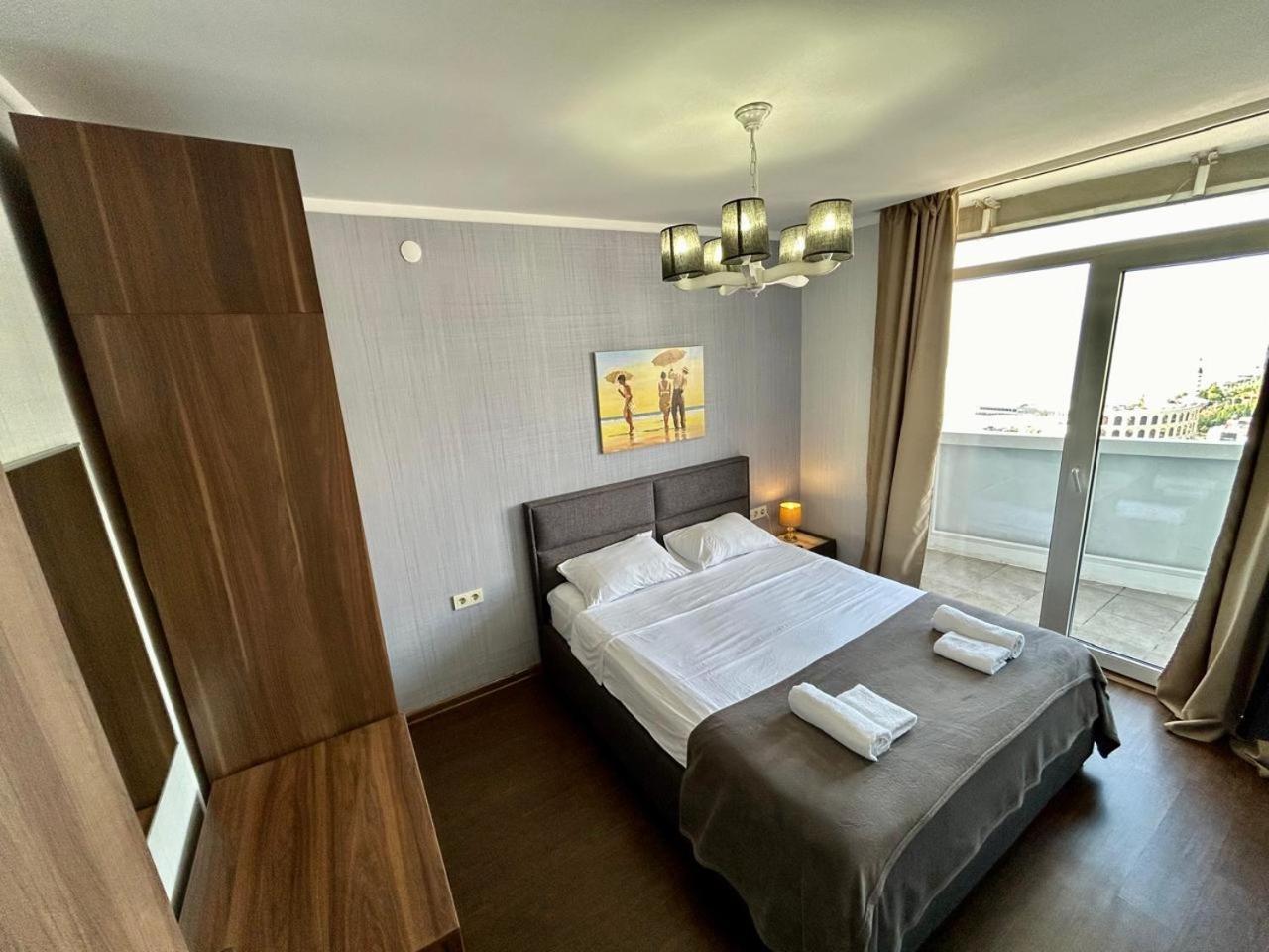 The Blue Perl 3 Apartment Батуми Екстериор снимка