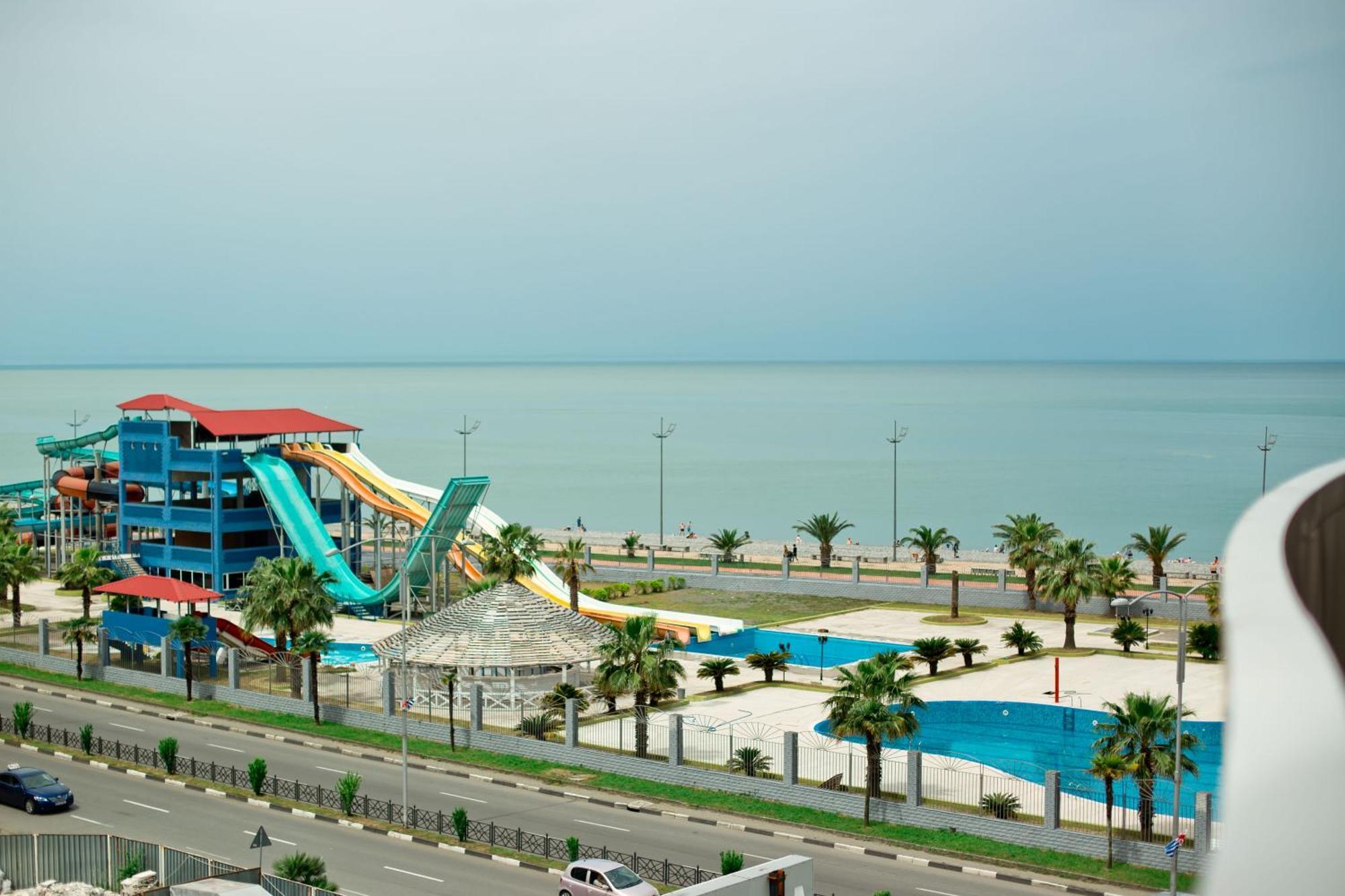The Blue Perl 3 Apartment Батуми Екстериор снимка