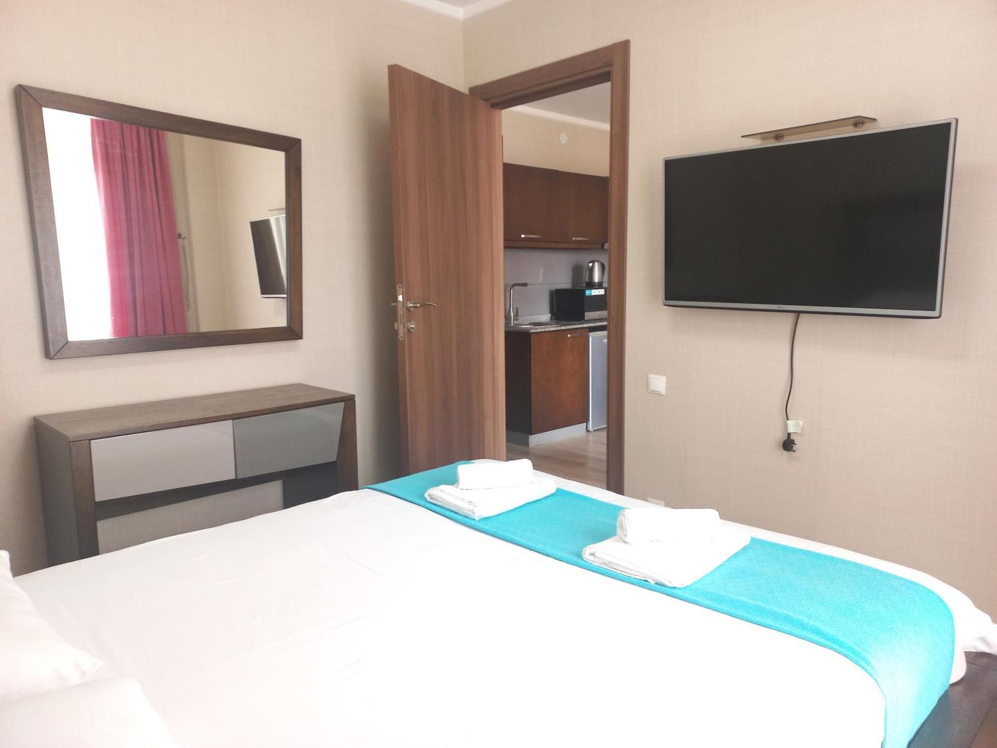 The Blue Perl 3 Apartment Батуми Екстериор снимка