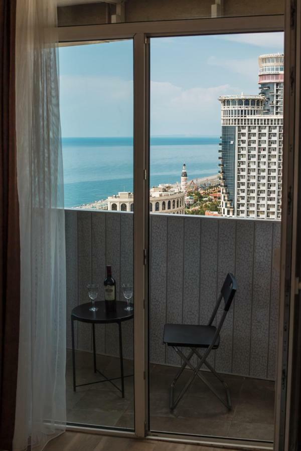 The Blue Perl 3 Apartment Батуми Екстериор снимка
